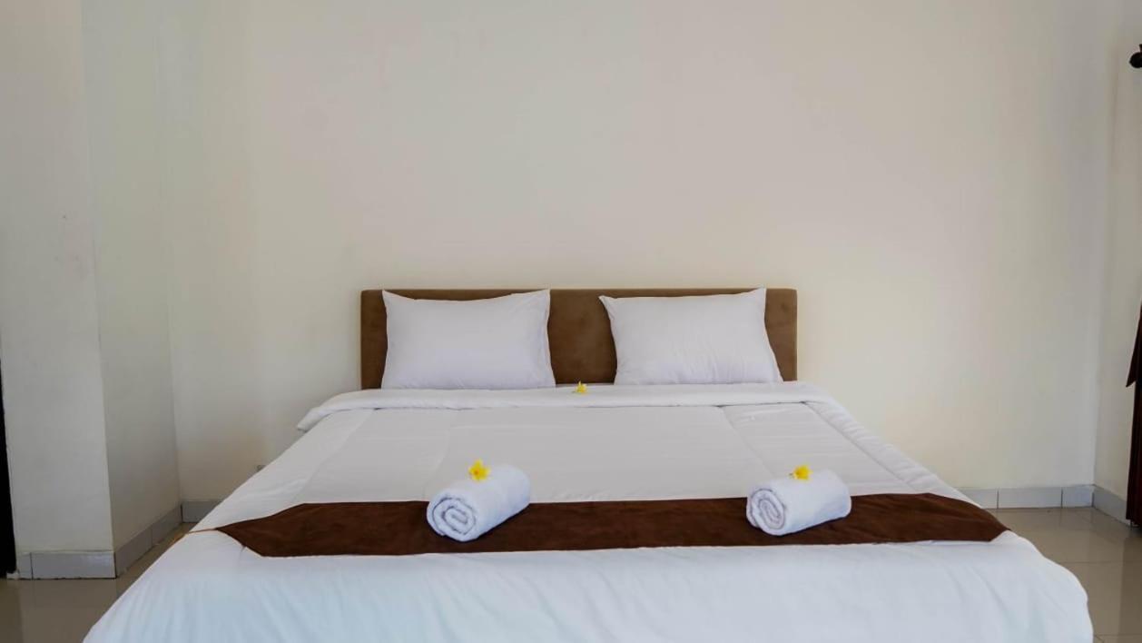 Hotel Pondok Putri Batukaras Esterno foto