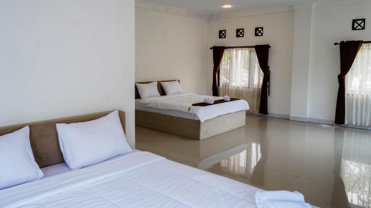 Hotel Pondok Putri Batukaras Esterno foto