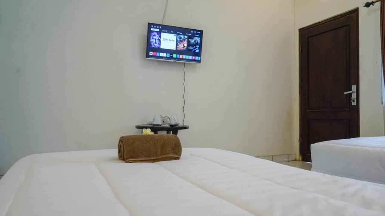 Hotel Pondok Putri Batukaras Esterno foto