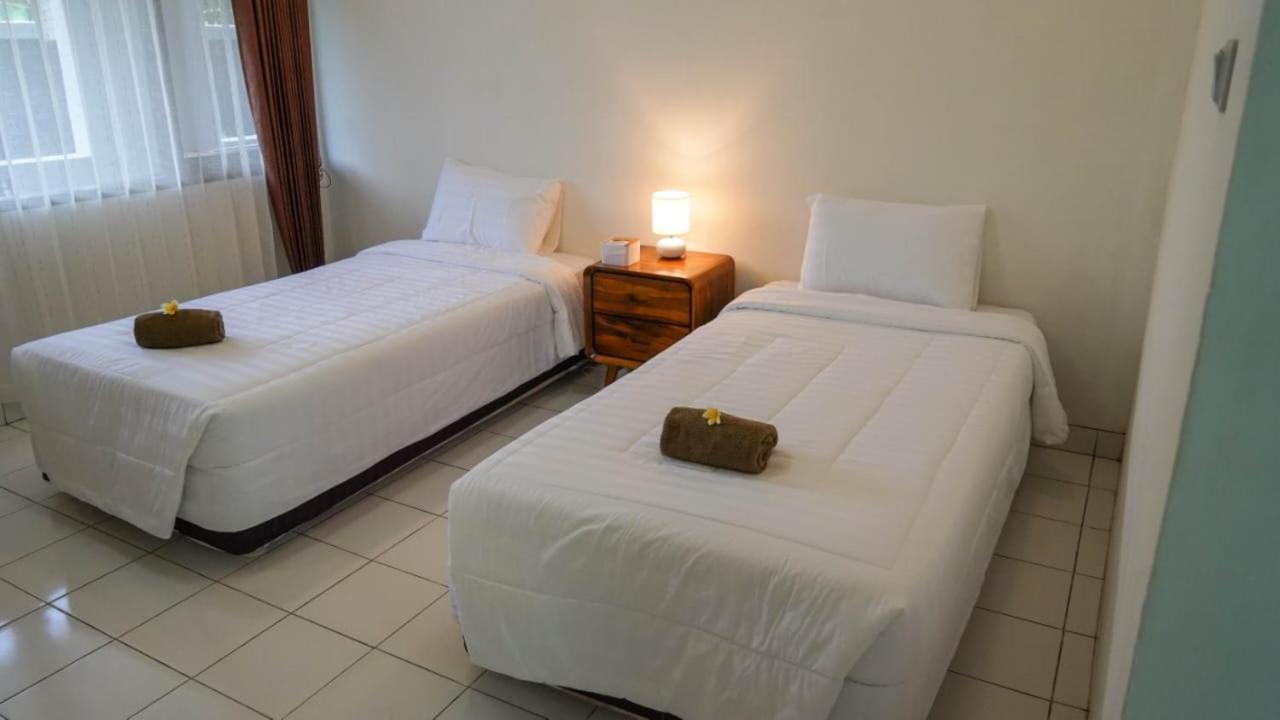 Hotel Pondok Putri Batukaras Esterno foto